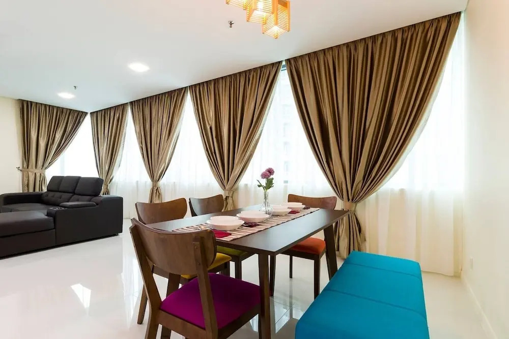 Bright 2BR Condo for 5 W/kl City View