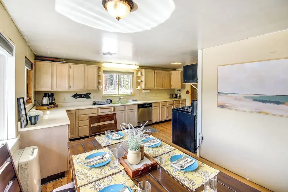Hike, Bike & Boat: Cabin w/ Dock on Seeley Lake!