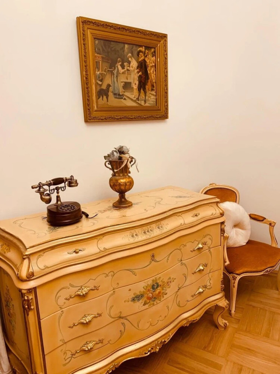 Conacul Coroanei Luxury Boutique