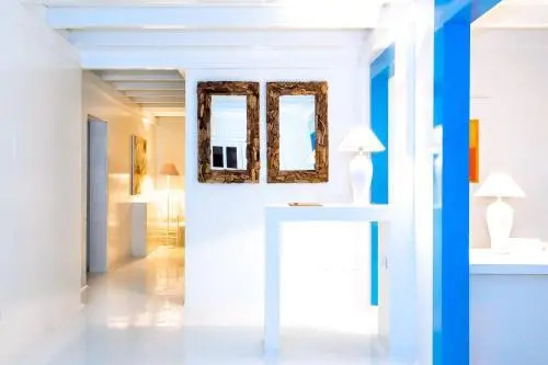 AVANTI Lifestyle Hotel