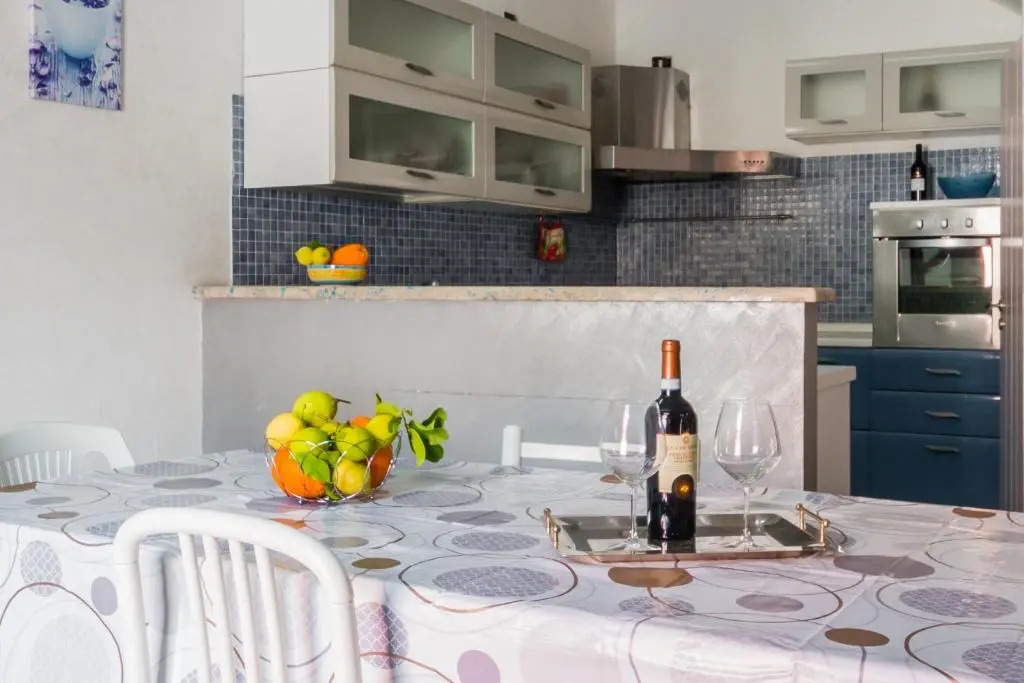 Lilla's house near the beach, parking & wifi