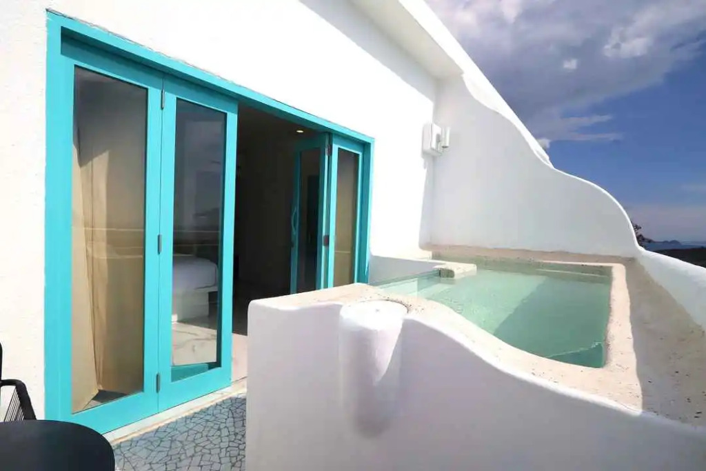 Loccal Collection Hotel Komodo