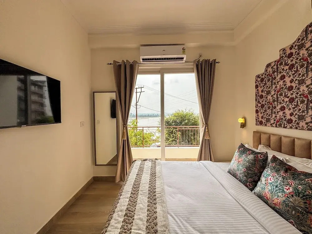 The Neeraj Ganga Rajmahal Wellness With Ganga View