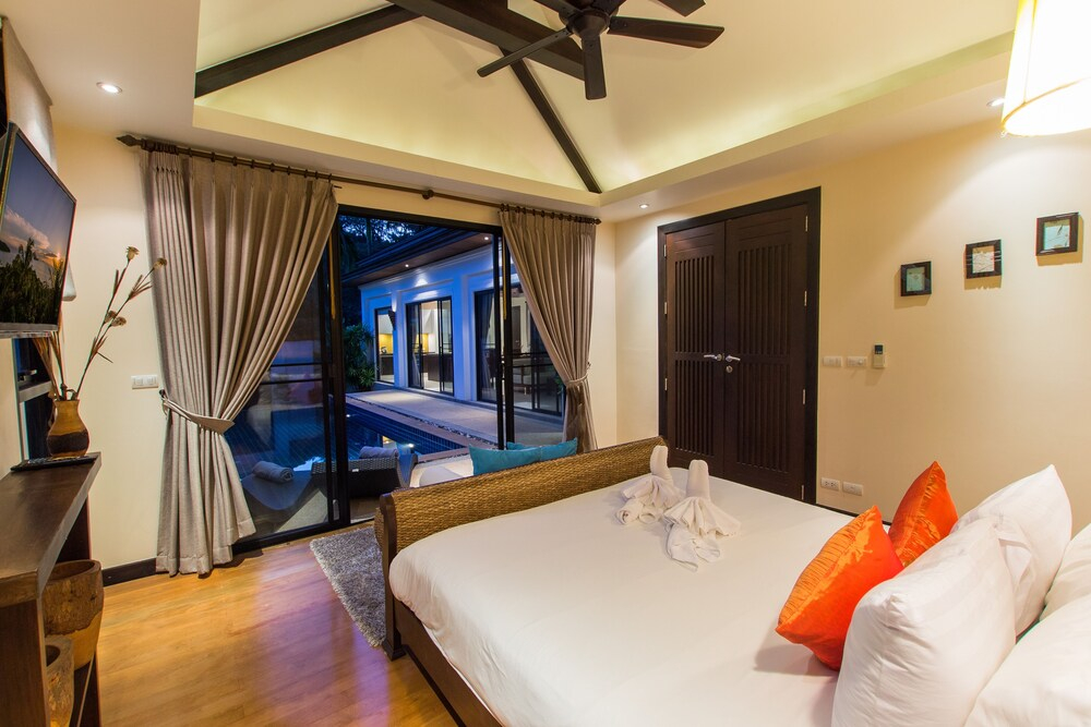 Tulip Pool Villa Luxurious Villa Escape Awaits