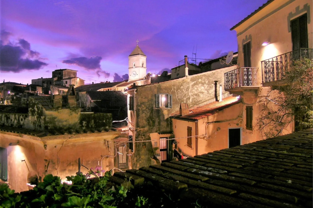 Two room apartment in four-family villa-CALANCHIOLE 2PT.