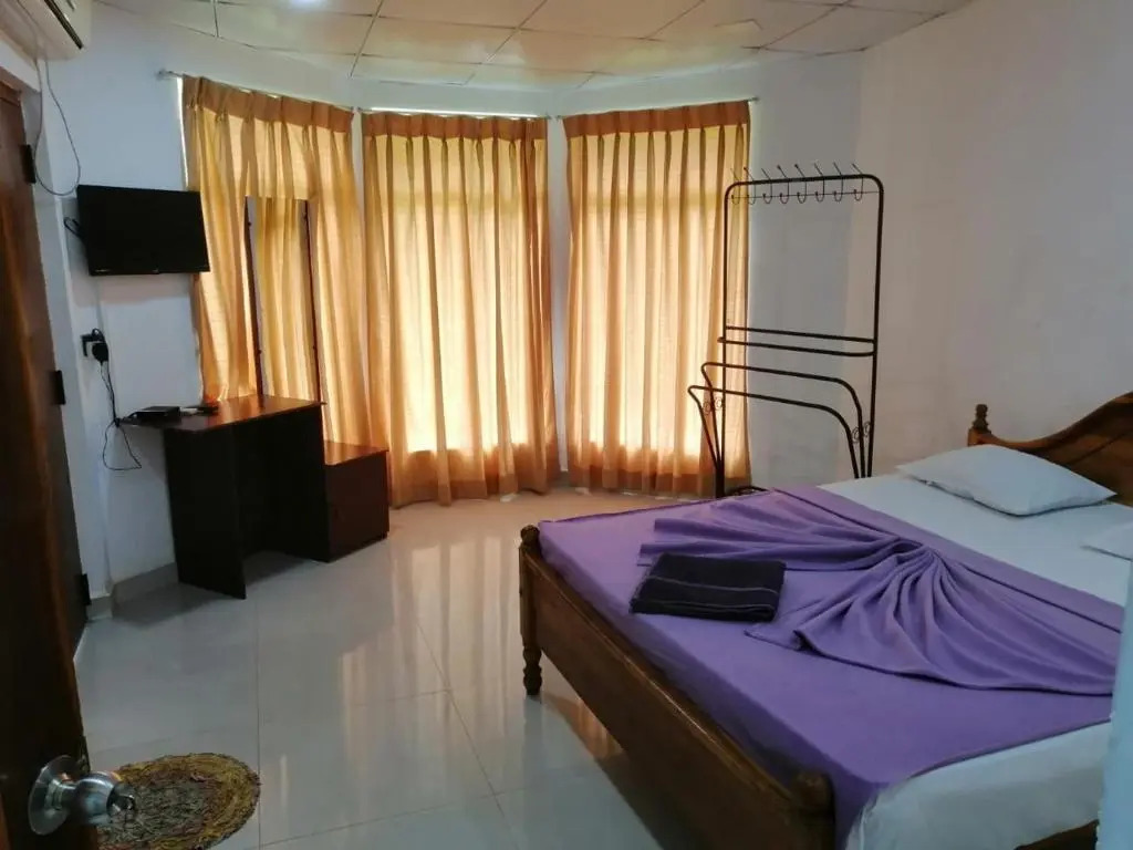 diyaluma falls inn