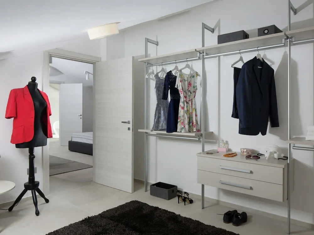 Luxury Apartment With Hot Tub and Sea View, Near the Beach and Close to Pula