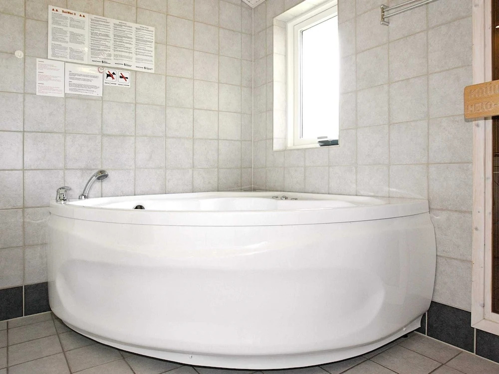 6 person holiday home in Hadsund