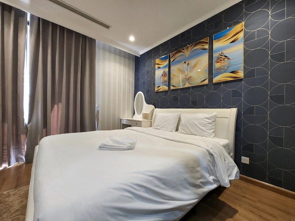 Vinhomes Royal City Luxury Apartment 2 Br