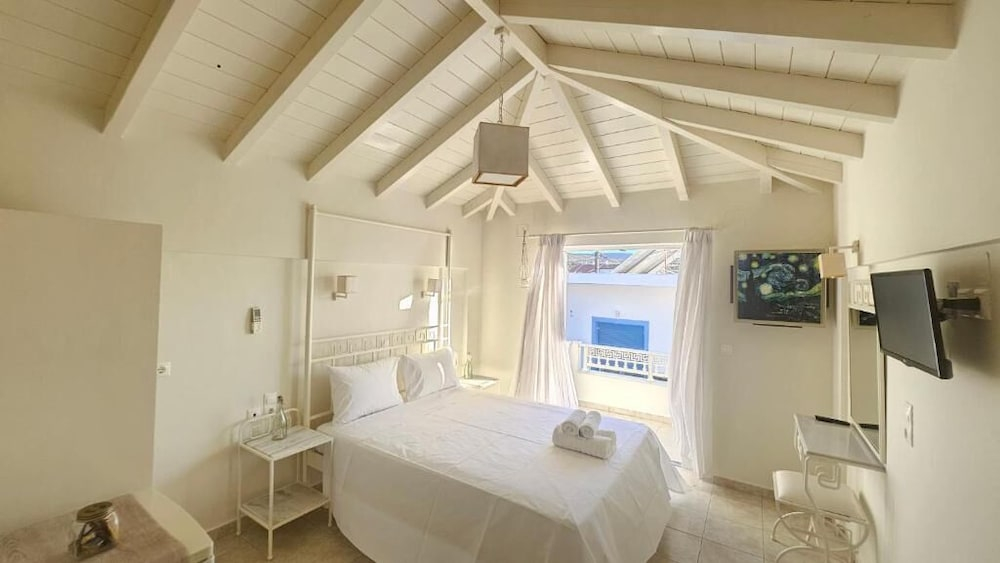Ammos Boutique Rooms-Seafront Stay in Elafonisos