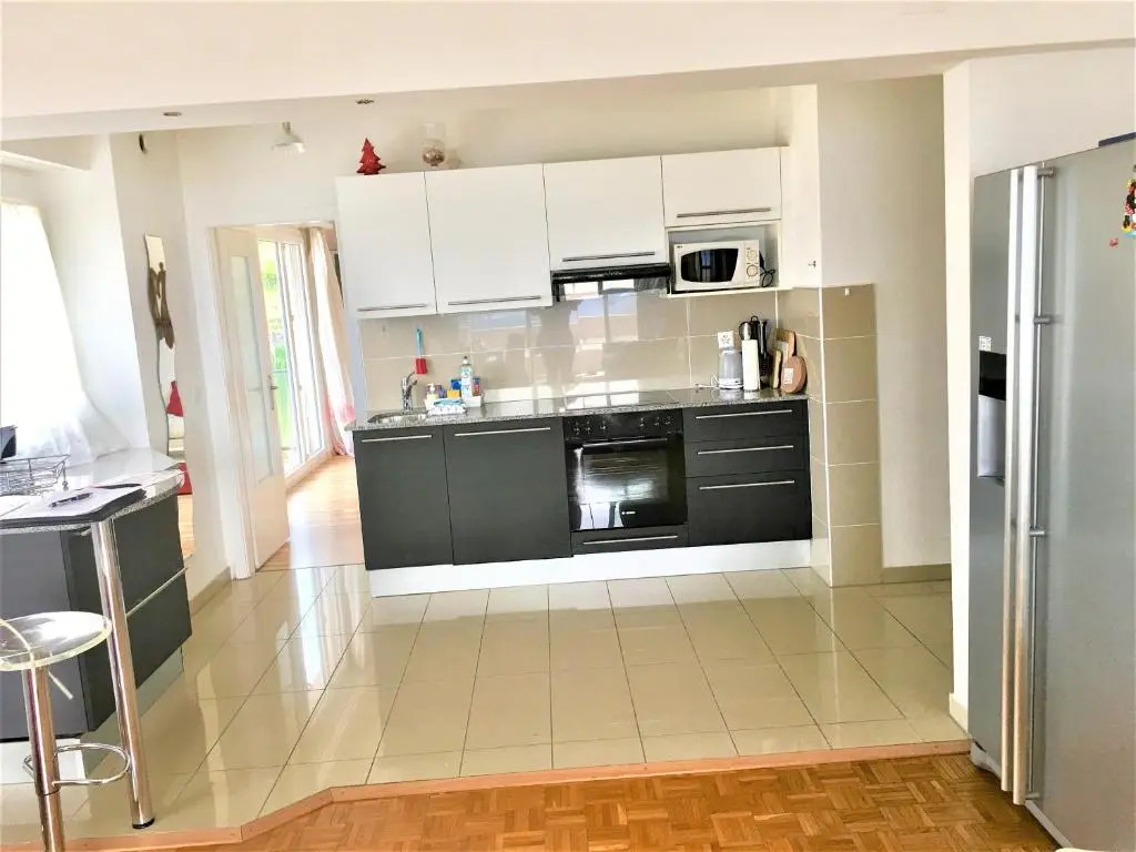 Spacious Apartment with Lake View | 35