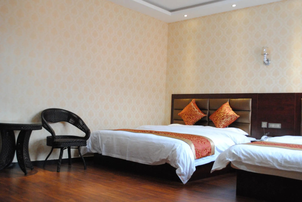 Qintian Business Hotel