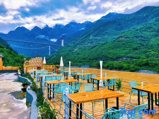 Lulin Mountain Villa Homestay (Shangri-La Tiger Leaping Gorge Scenic Area Branch)