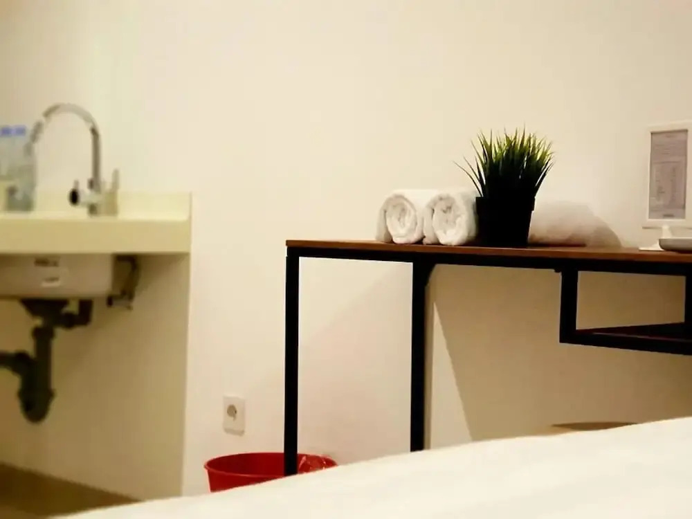 Alpine Room at TreePark City Apartement
