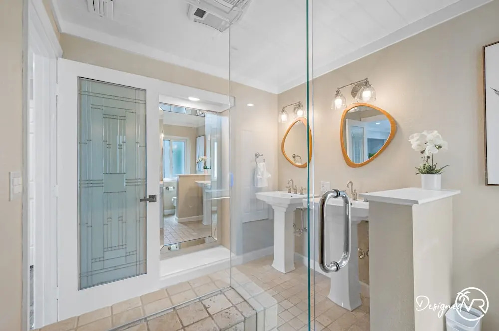 Chic 8BR with Heated Pool & Waterview