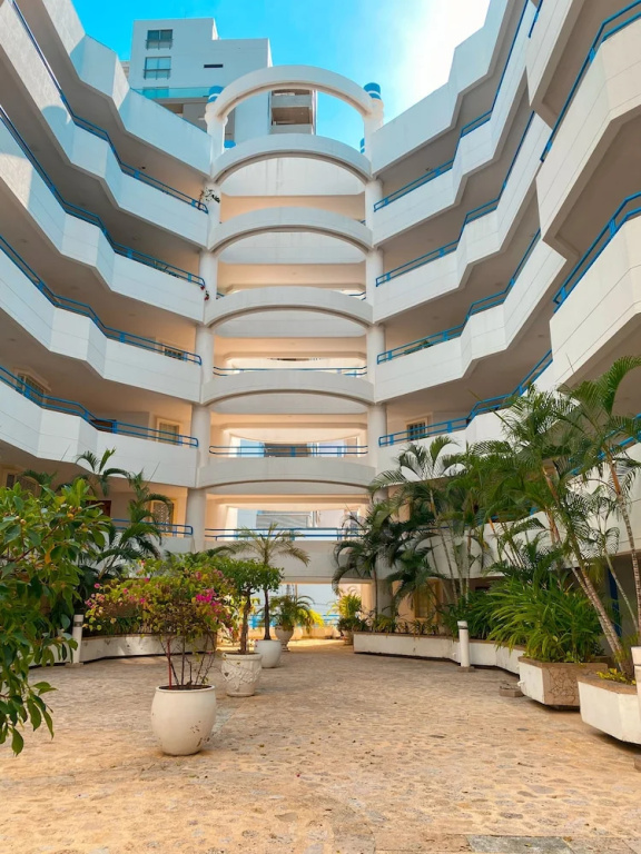 Quiet apartment one block from the beach