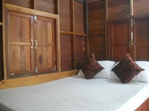 Salad Grand Bungalow & House Rental