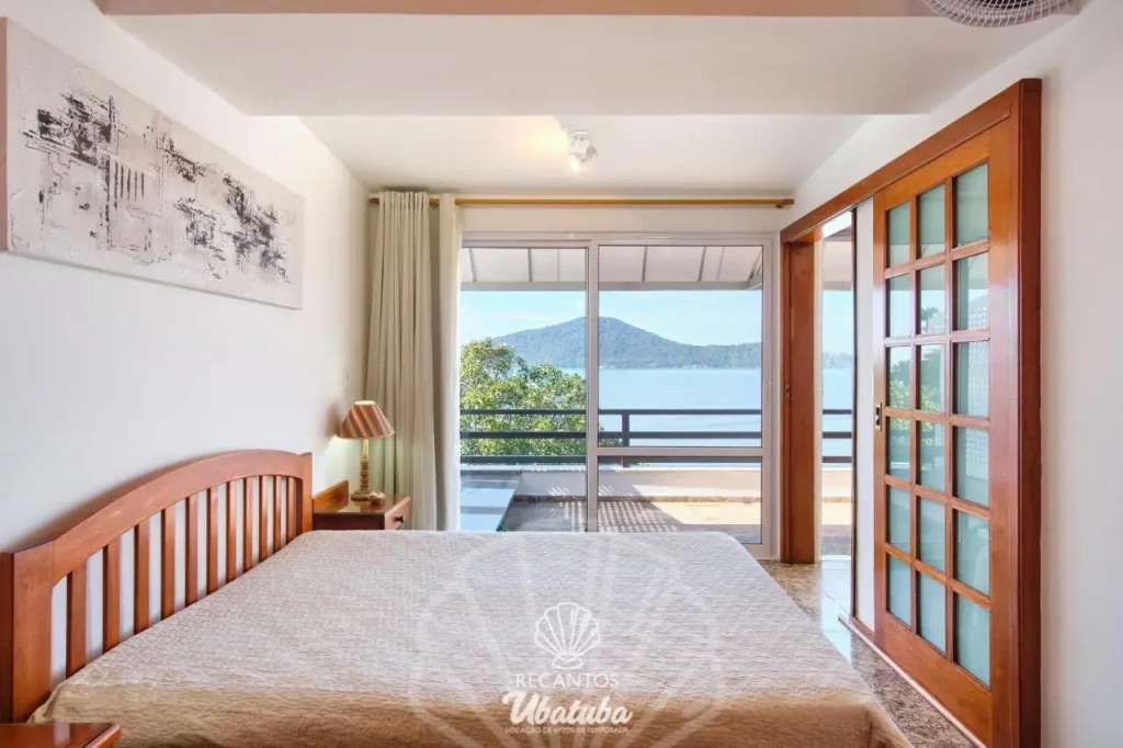 Frente pro MAR, com 2 Suítes, no centro de Ubatuba