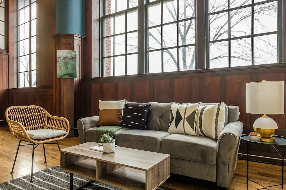 1 & 2 BR Apts w/ Gym, WiFi & Laundry by Frontdesk