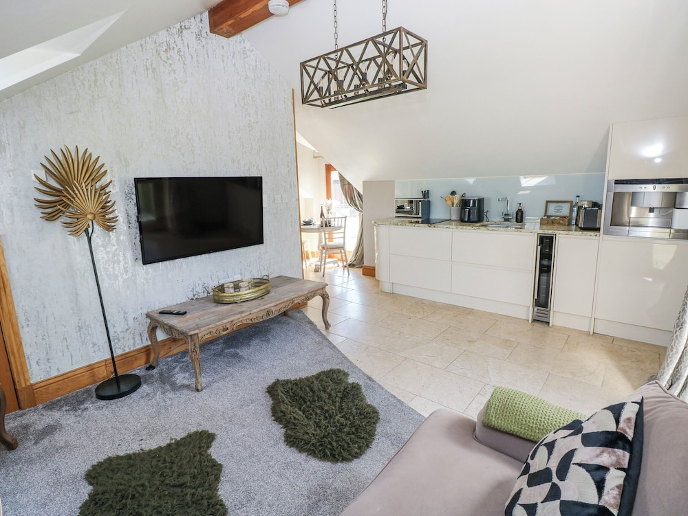 Rose Apartment - Gower