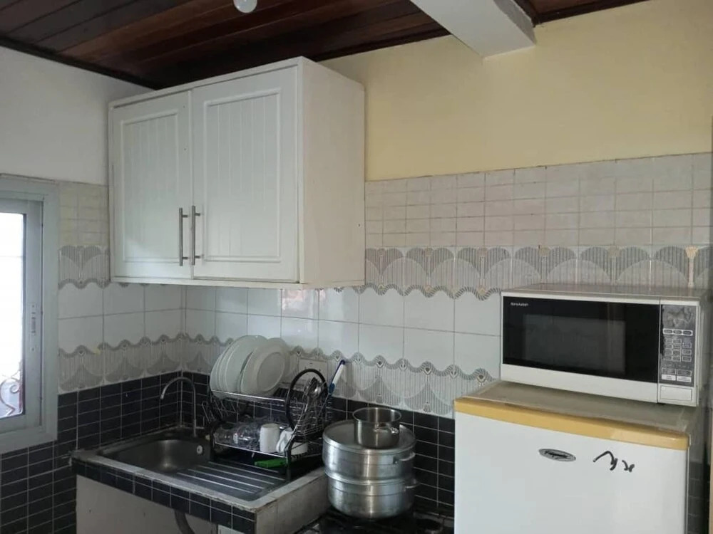 Apt - Sleeps 4 - Parking - Garden
