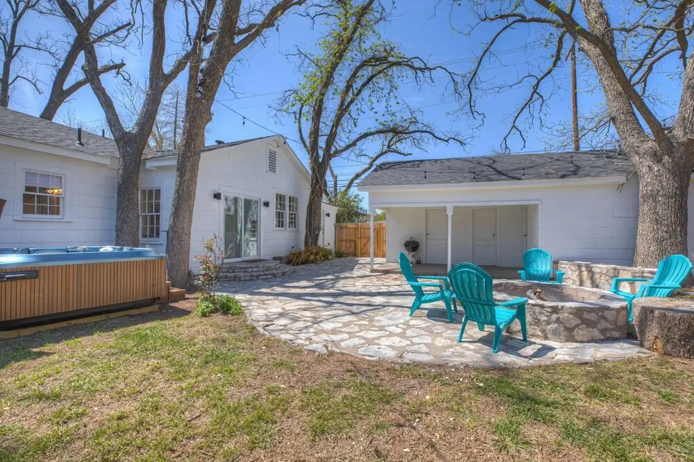 Stunning Luxury Rental Near Main W/hot-tub&firepit