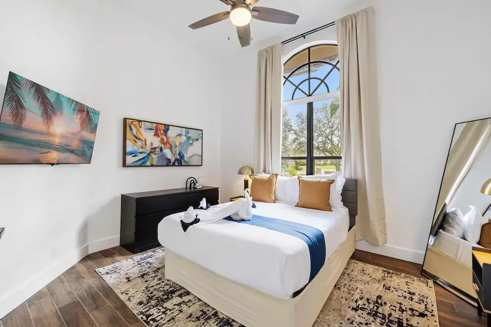 Grand 6BR Plantation Estate w/ Tennis & Pool