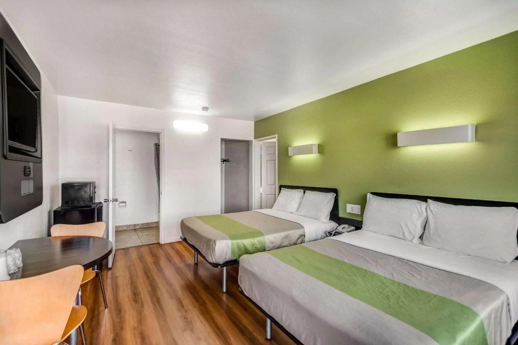 Motel 6-Visalia, CA