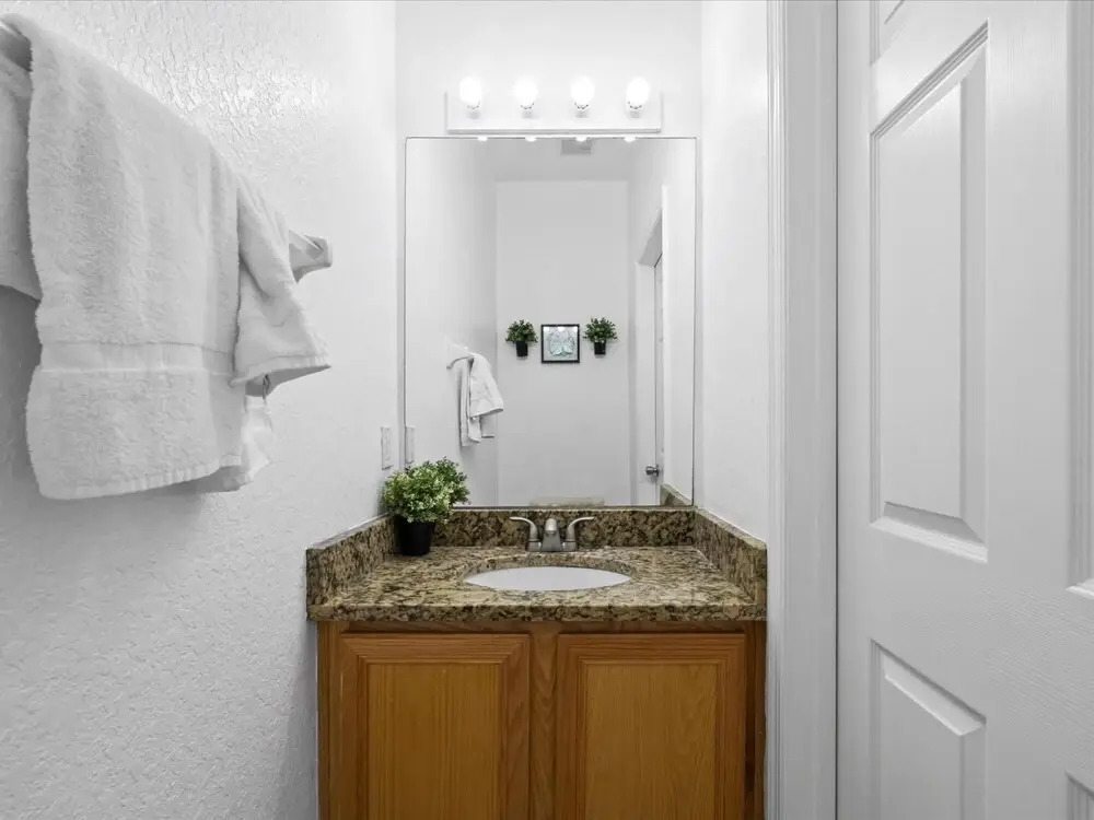 Brand New Newly Updated Townhome Close to Disney Sleeps 12