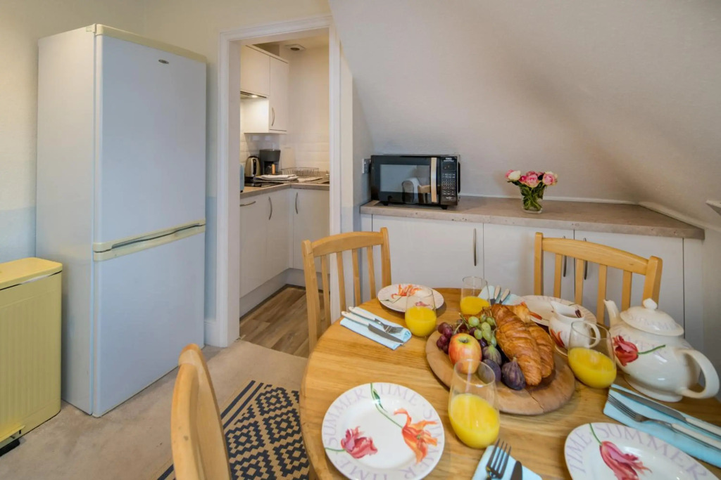 Trent Tops 3-bed penthouse apartment in West Cowes