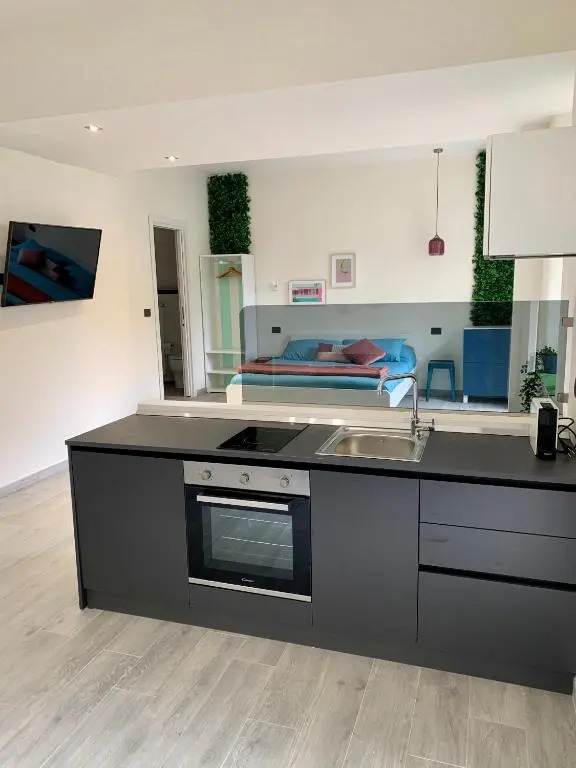 AJ Lux Apartments