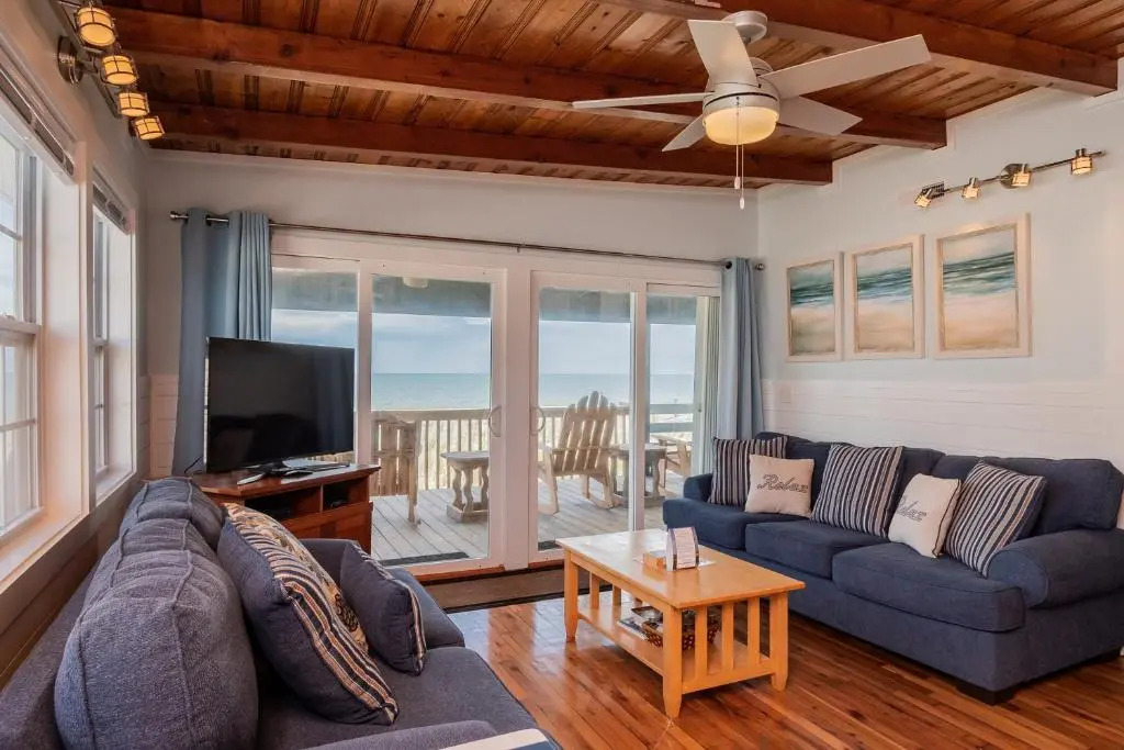 Chillax Inn by Oak Island Accommodations