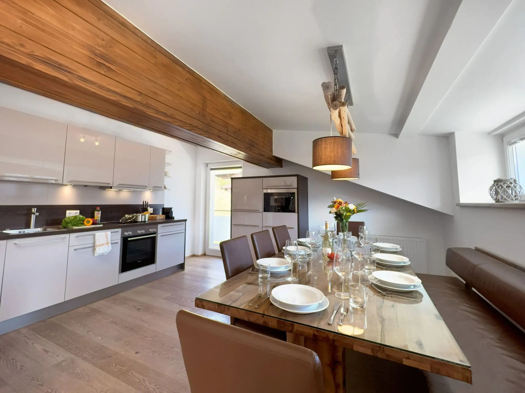 Hilltop apartment in Piesendorf with balcony