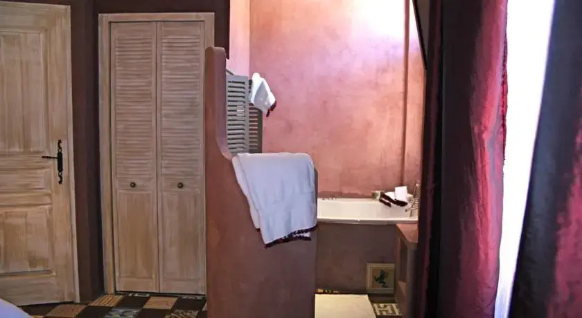 Une Autre Maison