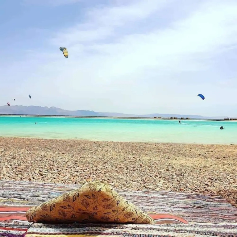 Half Moon - Sunny Dahab