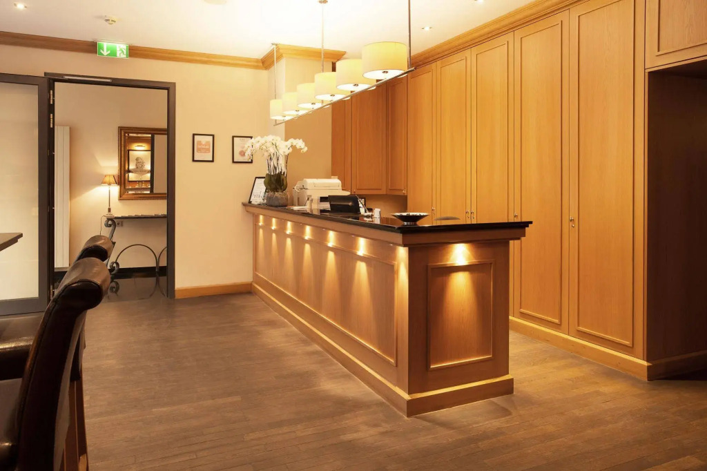 TOWNHOUSE Hotel