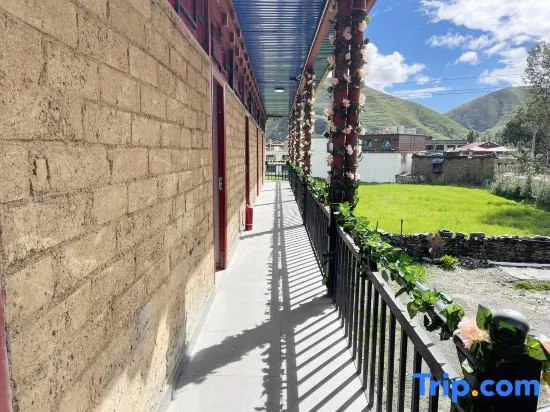 Xinduqiao Town Fenglinxi Boutique Homestay
