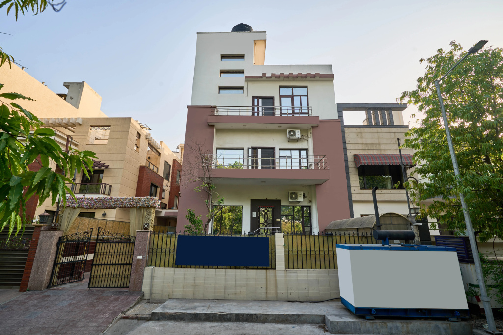 Itsy Hotels Golden Vista Near Noida City Centre