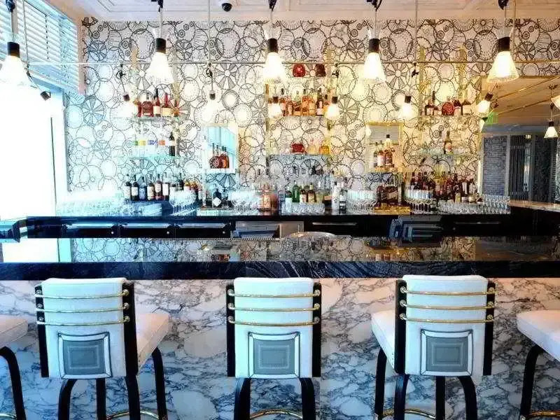 Fontainebleau Miami Beach Versailles Tower