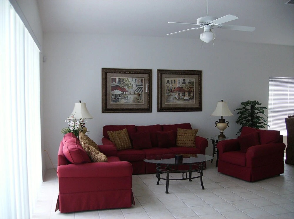 A grand 6 bedroom house in the Disney area.