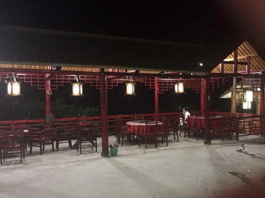 Lushengzhai Inn