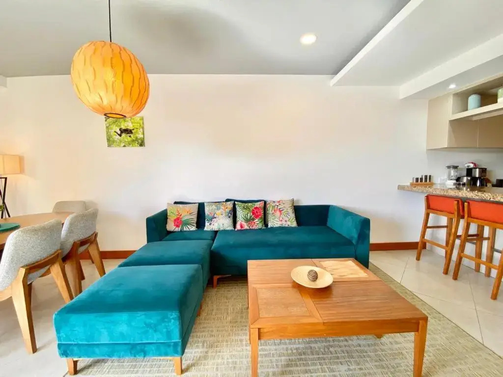 Tropical Luxury 2Bdr condo - Pool view - At the Beach