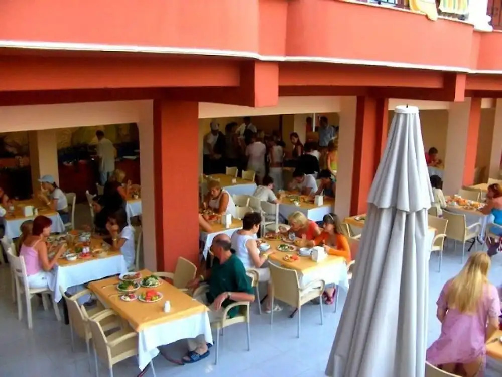 Armir Palace