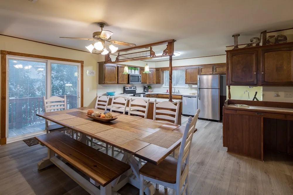 Texas Rose Lodge by RedAwning