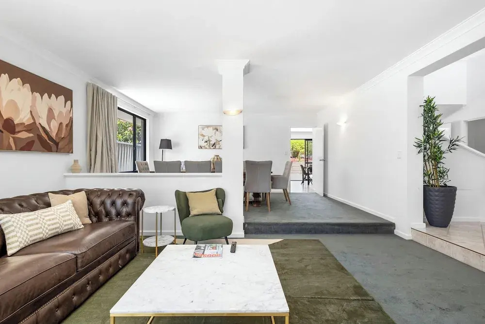 The Monaco Mansion Dianella - Sepal Stay