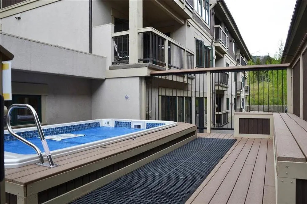 Riverbend Lodge Unit 120 by RedAwning