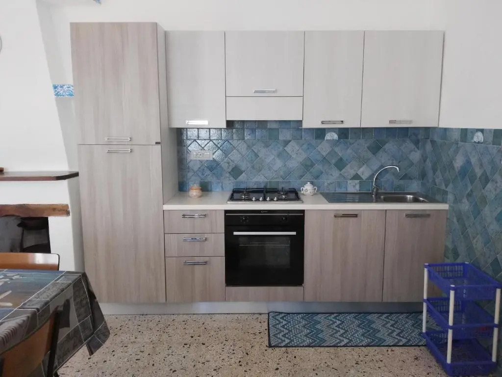 Casa indipendente immersa nel verde con vista mare