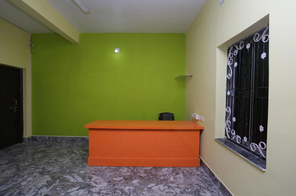 OYO 18355 Hotel Moonlight