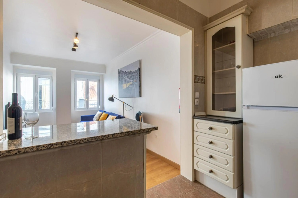3 bedroom apt near Av. Liberdade