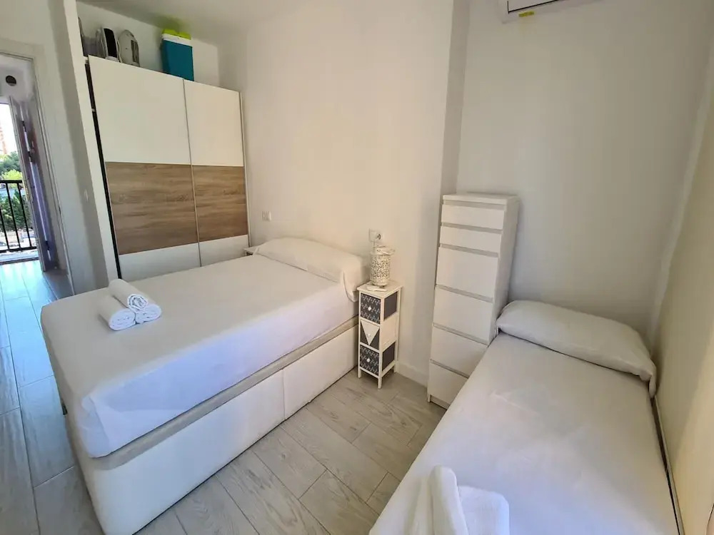 Benidorm Apartment With Pool Access